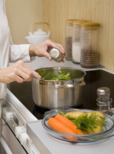 OMS-lance-campagne-sensibiliser-consommateurs-face-dangers-alimentation-08042015196